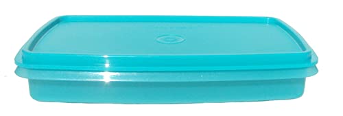 Tupperware Deli Meat or Cheese Keeper Slim Line 9 x 5 Inch Container in Aqua Blue