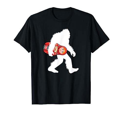 Bigfoot With Russian Doll Sasquatch Matryoshka Nesting Doll T-Shirt