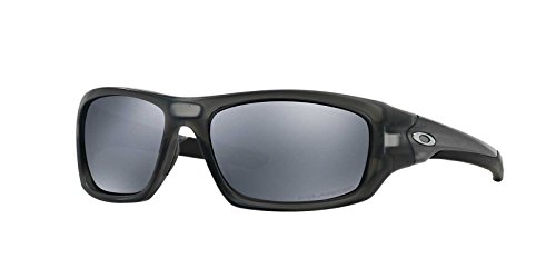 Oakley Men's OO9236 Valve Rectangular Sunglasses, Matte Grey Smoke/Black Iridium Polarized, 60 mm