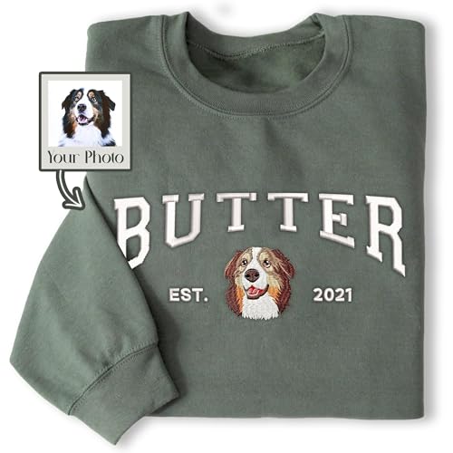 NAZENTI Embroidered Dog Mom Sweatshirt, Dog Mom Gifts, Gifts For Dog Mom, Dog Mom Gifts For Women, Dog Mom Sweatshirt, Mama Shirt, Custom Embroidered Sweatshirt, Personalized
