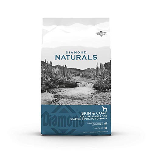 DIAMOND NATURALS Skin & Coat Real Meat Recipe Dry Dog Food with Wild Caught Salmon 30 Pound (Pack of 1)