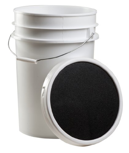 Champion Sports 6 Gallon Bucket with Padded Soft Seat Lid - Durable Construction - Balls Not Included - Ideal for Baseball, Softball, T-Ball, Wiffle Ball, and Lacrosse