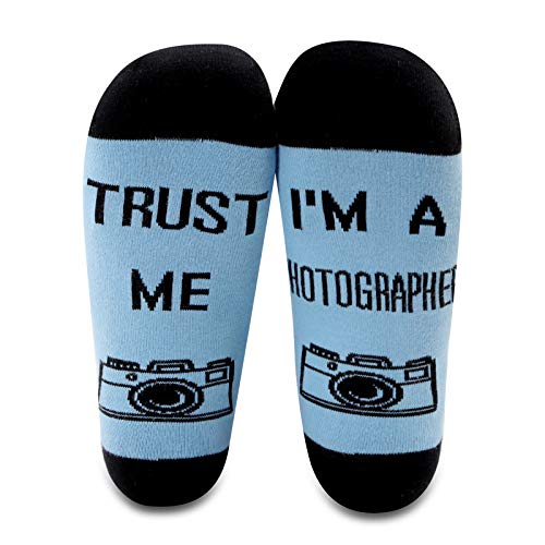 MBMSO 2 Pairs Trust Me I'm a Photographer Socks Funny Photography Gifts for Photographers Photography Lovers Gifts (Photographer Socks)