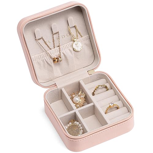 Vlando Travel Jewelry Box, Small Jewelry Travel Organizer Case for Girls Women - Pink