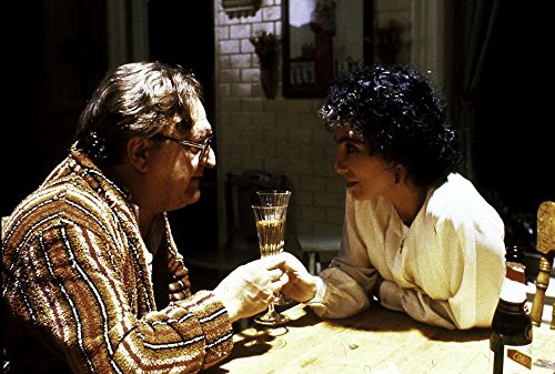 Cher and Vincent Gardenia in Moonstruck Photo Print (10 x 8)