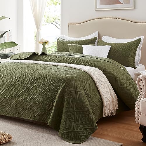 LEAONME Full/Queen Quilt Set 3 Pieces, Lightweight Olive Green Bedspread-90''x98'', Soft Microfiber Summer Quilt/Coverlet, Luxurious Warm Bedding Sets for All Seasons (Includes 1 Quilt, 2 Shams)