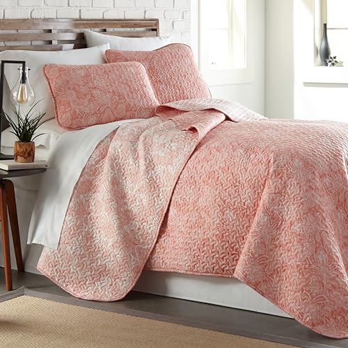 Southshore Fine Living, Inc. Paisley Bedding Quilt Set Lightweight, Coverlet Bedspread 3-Piece Boho Set with Two Matching Shams (98 in Wide x 98 in Long), Reversible Coral, Full/Queen