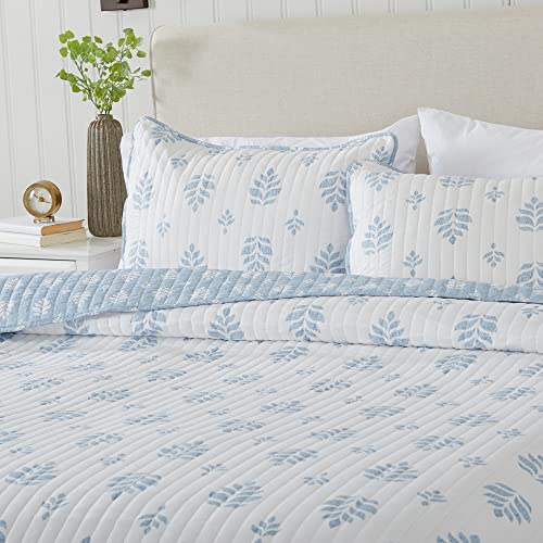 Great Bay Home 3-Piece King Reversible Lightweight Quilt Comforter with 2 Shams | All-Season, Modern, Flower Bedspreads | Blue Floral Coverlet Sets | Quilts
