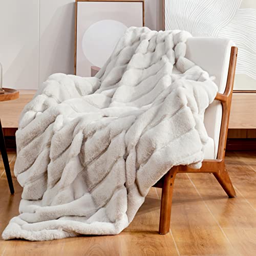 Cozy Bliss Faux Fur Throw Blanket for Couch, Cozy Soft Plush Thick Winter Blanket for Sofa Bedroom Living Room, 50 * 60 Inches Beige