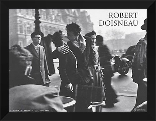 Robert Doisneau Framed Art Print 36x28 'Hôtel de Ville'